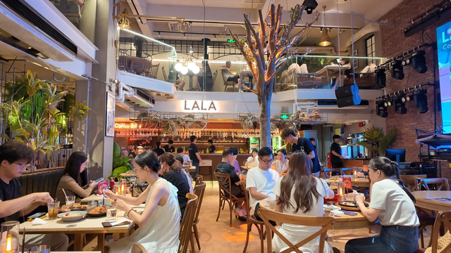 双节期间，青田“酒店”一房难求 “西餐”客流翻倍