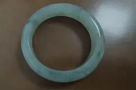 直播间购买翡翠与承诺不符？商家被判三倍赔偿图片