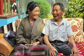 雅鲁藏布江畔一墙照片 定格民族团结的温暖时光图片