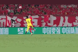 国足球员李帅严重受伤：脑震荡、颈椎受伤、多颗牙齿受损图片