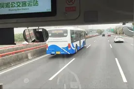 1天、16趟公交车、329个公交站！“85后”小伙花16小时，坐公交车绕上海一圈图片