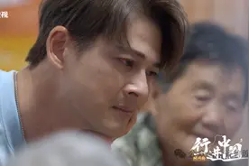 48岁知名男星回山东老家被偶遇！骑“三蹦子”、赶大集图片