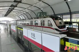 记者提前体验，地铁5号线新增两站4分钟经过3所高校图片