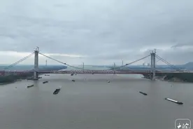 G3铜陵长江公铁大桥成功合龙 系世界首座“双层斜拉-悬索协作体系大桥”图片