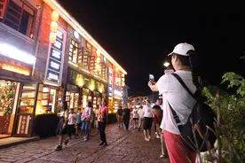 六盘水：游客带红利  网红推美食图片