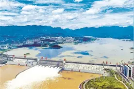 全国93条河流发生超警以上洪水图片