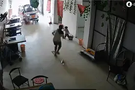 “老头乐”冲进饭店，危急关头11岁女孩救下1岁妹妹 家属：孩子捡了条命图片