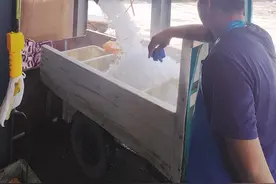 夏日冰块销售火图片