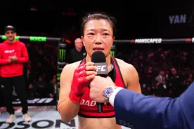 “格斗女中医”石铭夺冠，同事：她平时温柔、低调，与拳击手形象反差很大图片