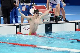 “6块腹肌消失”？潘展乐回应图片