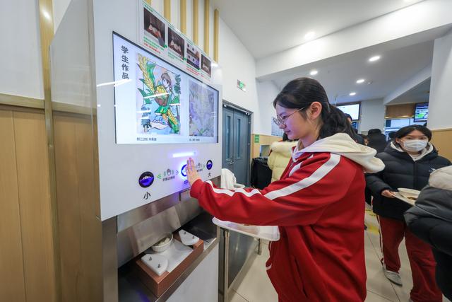 告别校外供餐！北京所有中小学明年底将实现校内食堂供餐