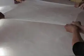 蚕宝宝吐的金丝成就新人最爱的“黄金蚕丝被”，今年的蚕丝被开卷了图片