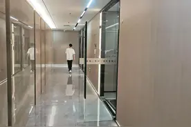 羊晚记者暗访调查：“上班”实为夜场陪酒？“福利”竟是网贷整容！图片