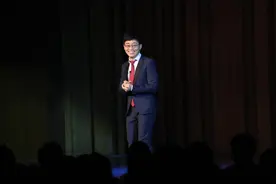 黄西：脱口秀不是必须冒犯，逗人笑是个积德的行业图片
