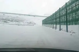 受恶劣天气影响，新疆部分道路实施交通管制图片