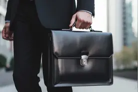 张雪峰公司“上4休3”升级图片