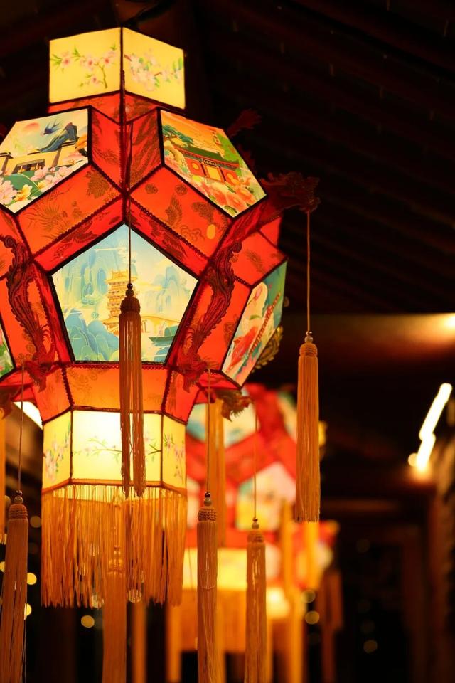 四十届华彩，一盏秦淮灯，点亮南京年味“顶流”！（内含福利~）