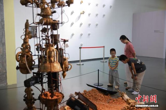 浙江龙泉：青瓷宝剑“点燃”暑期文旅热