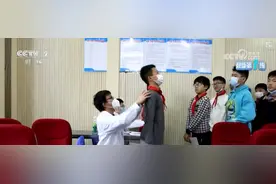 关注脊柱侧弯矫治 脊柱侧弯是危及青少年身心健康常见疾病图片