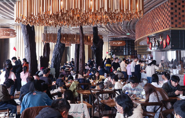 繁花、市集、音乐……青岛红树林度假世界清明小长假打造春日浪漫休闲之旅