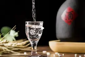 酒水行业观察：茅台强化渠道管控，官媒纠正“一刀切”式禁酒政策图片