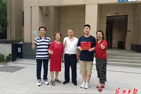 660分考生被海工大录取，海工大学长到场祝贺并送上三句话……图片