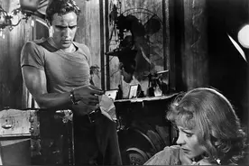 马龙·白兰度诞辰百年：十部经典印证非凡演员生涯图片