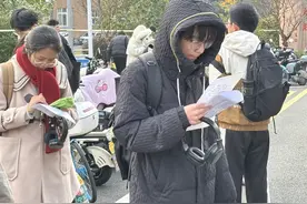 听力很难“像数羊”！大学外语等级考试开锣图片