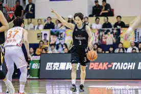 广东女篮逆转击败内蒙古迎半决赛开门红，杨力维26分7助攻图片
