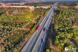 江西上高：公路蜿蜒乡村美图片