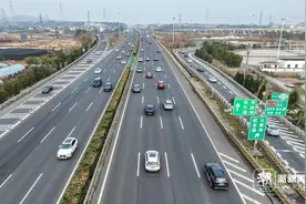 假期收尾踏归途 沪昆高速金华段迎来了车流高峰图片