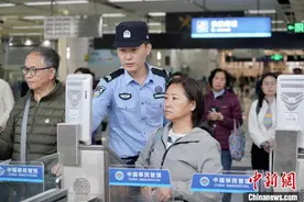 21.3万人次经深圳湾口岸“免出示证件”通道通关图片