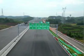 通车在即！广西多条高速公路传来好消息图片