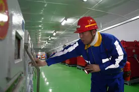 筑梦现代化 共绘新图景·劳动者之歌｜焦悦峰：煤海深处的“创新达人”图片