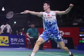 2比0横扫奥运冠军安赛龙  李诗沣获日本羽毛球大师赛男单决赛权图片