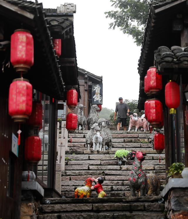 江苏句容：宝华山下文旅热