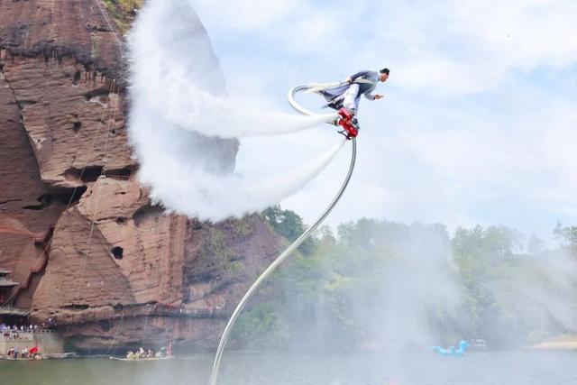 登高望远在龙虎，重阳遇见好秋光！