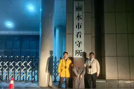 男生花万元找“神婆”改命，结果更加穷苦，信“神婆”不如信自己图片