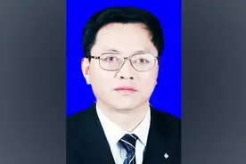 他因病医治无效于18日11时不幸逝世，享年57岁图片