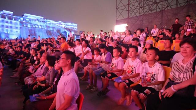 欢歌跃舞映古城 疏勒文化绽芳华——以喀交会为窗展现疏勒独特魅力