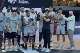 韦德儿子扎伊尔赢生涯首冠！所在球队拿到亚洲巡回赛广东站冠军！图片