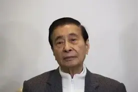 “亚洲股神”李兆基传奇人生落幕：少年时已是商业奇才，与李嘉诚“相爱相杀”一生图片