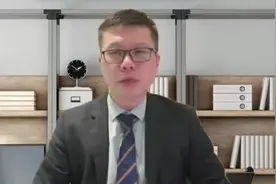 特朗普公布关税后国际金价冲高回落 黄金“到顶”了吗？视频封面