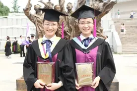 曾因“最牛学习计划表”火爆全网的双胞胎姐妹，双双回国任教！图片