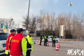 无人机助力，盐城一高速服务区通行效率提升图片