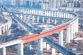 济郑高铁通车一个多月，一条铁路串起了“双向奔赴”图片