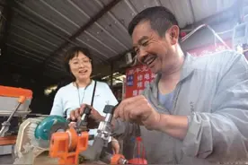 一米修车摊 社区温情驿站图片