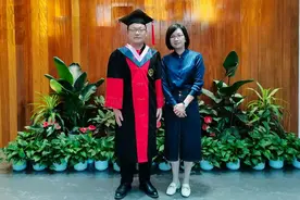 “长大后，我就成了你！”这名博士毕业后选择回母校教书图片