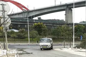 福州一路口逆行现象频繁，隐患重重！图片