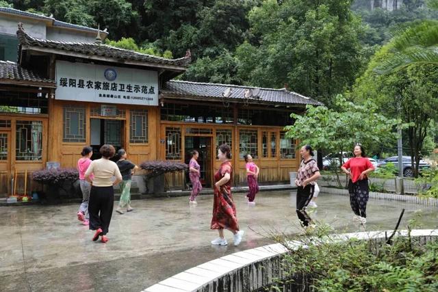 【绥阳县2025十大年度热词】山水赋能后，金银自然生——破译“清凉经济”的绥阳样本